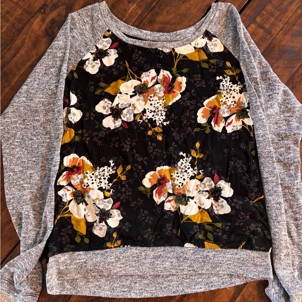 Floral Raglan Long-Sleeve Top in Black and Gray